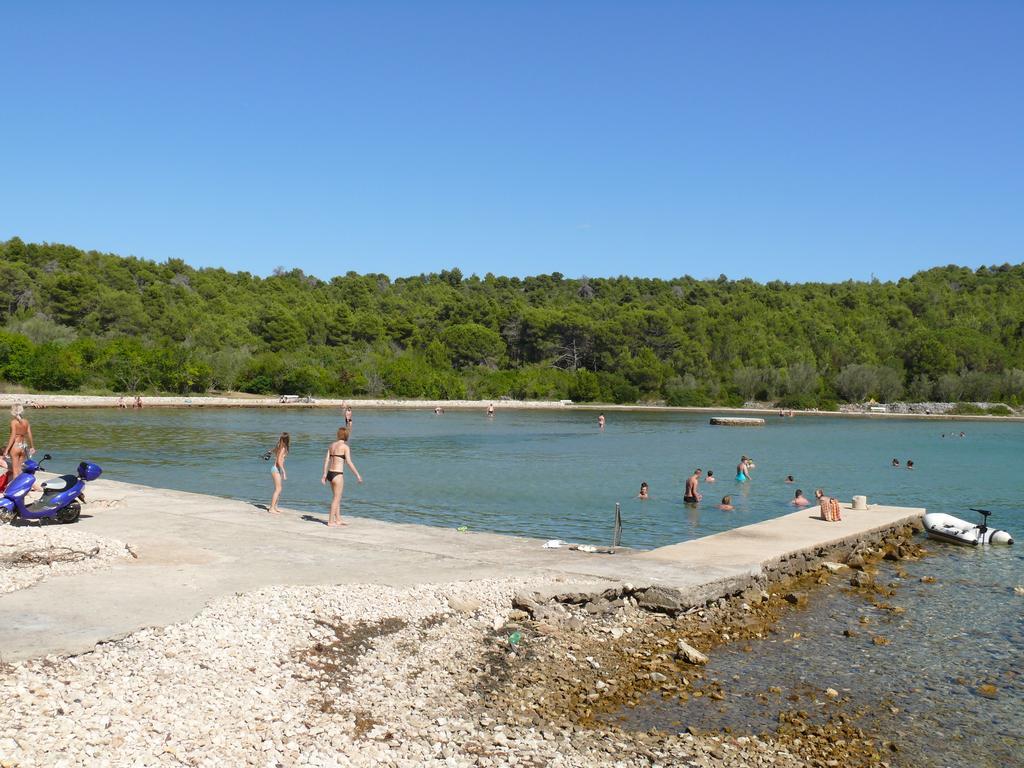 Apartments Lonic Kukljica Δωμάτιο φωτογραφία