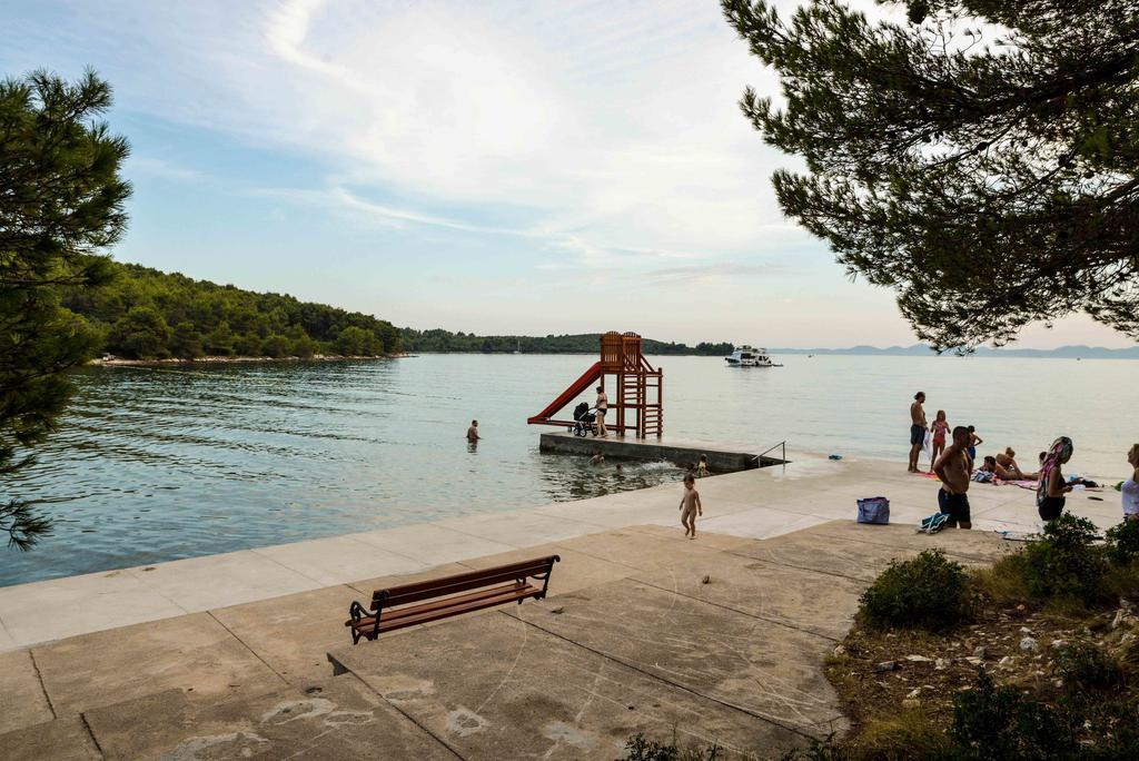 Apartments Lonic Kukljica Εξωτερικό φωτογραφία