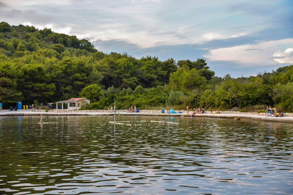 Apartments Lonic Kukljica Εξωτερικό φωτογραφία