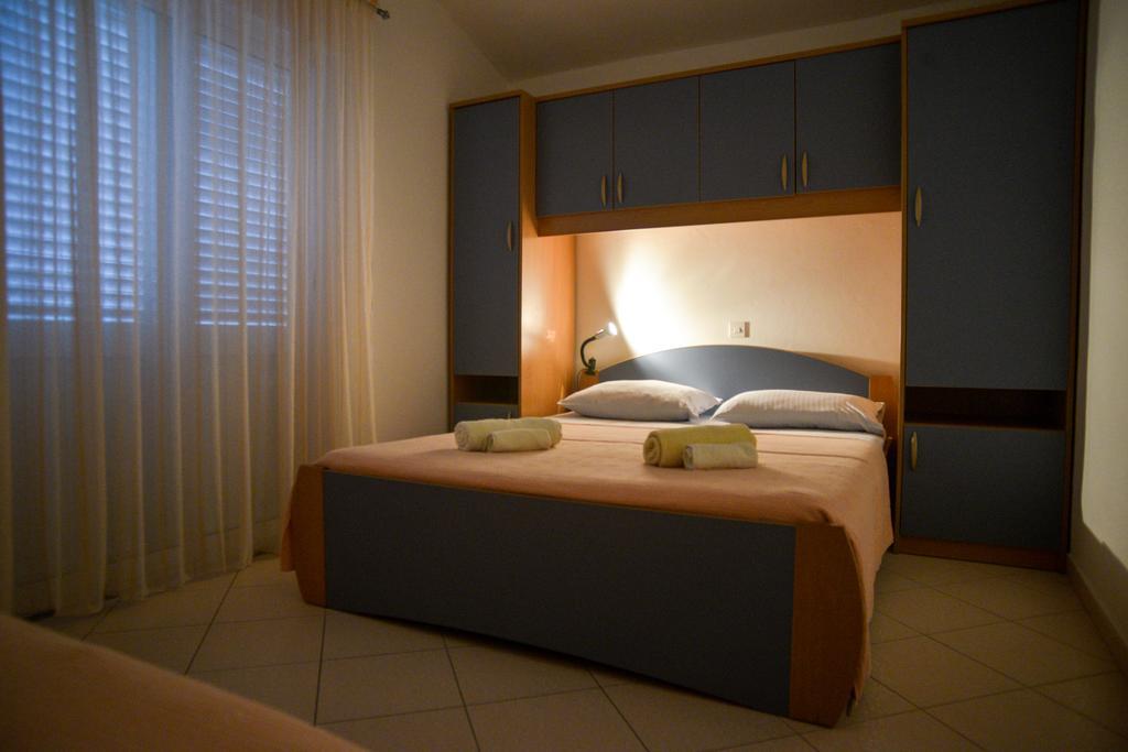Apartments Lonic Kukljica Εξωτερικό φωτογραφία