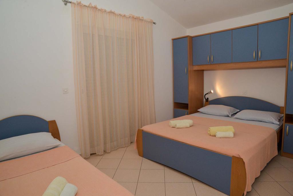 Apartments Lonic Kukljica Εξωτερικό φωτογραφία