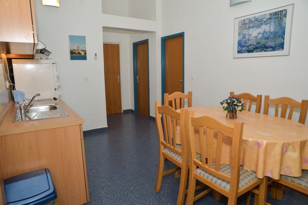 Apartments Lonic Kukljica Εξωτερικό φωτογραφία
