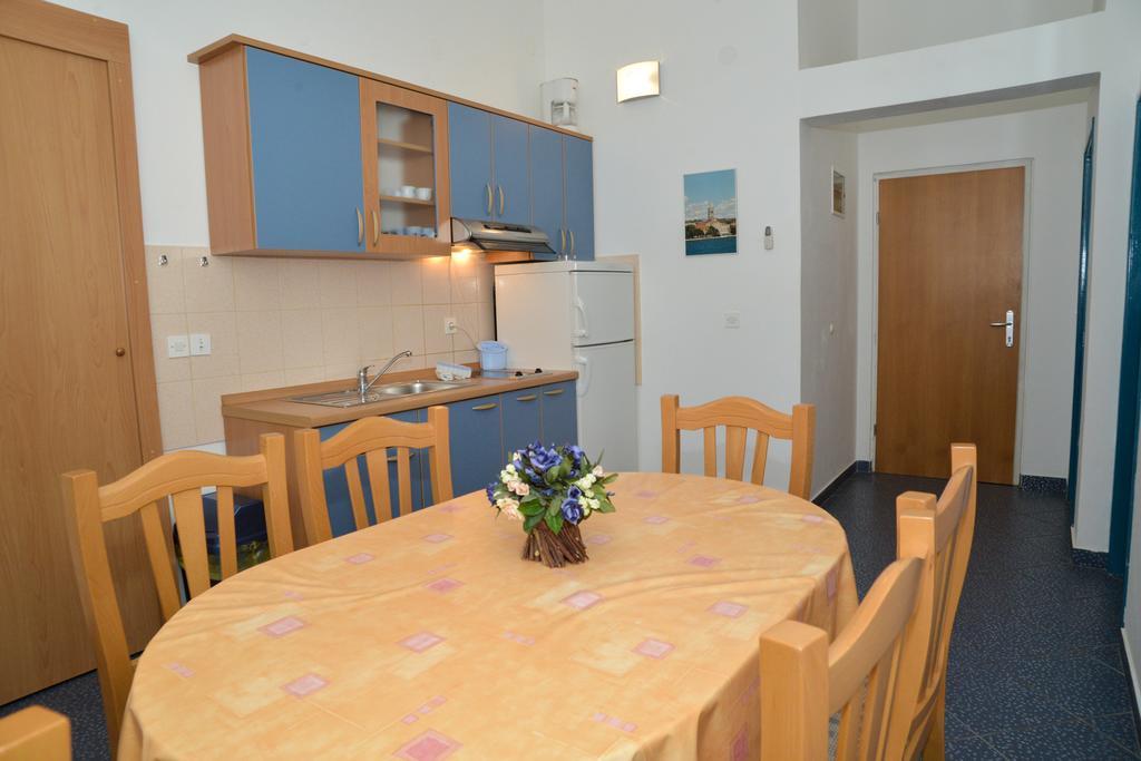 Apartments Lonic Kukljica Εξωτερικό φωτογραφία