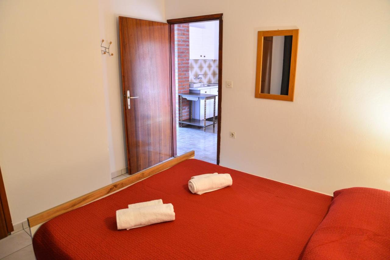 Apartments Lonic Kukljica Εξωτερικό φωτογραφία