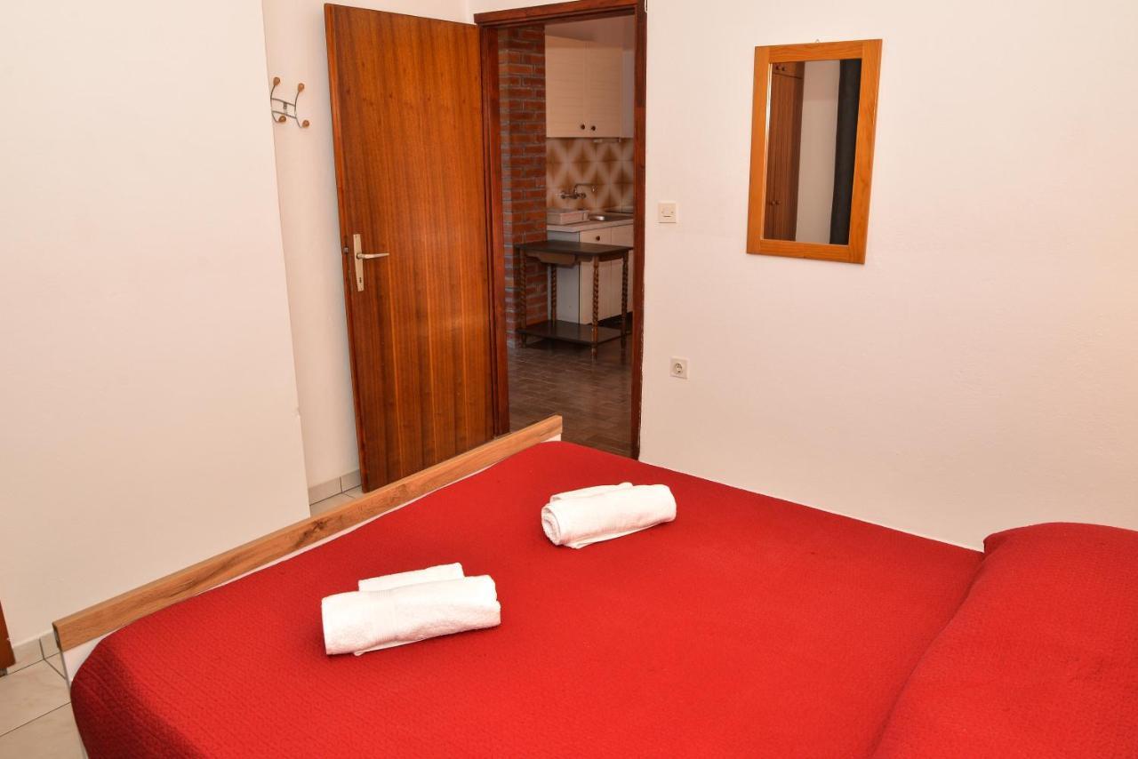 Apartments Lonic Kukljica Εξωτερικό φωτογραφία